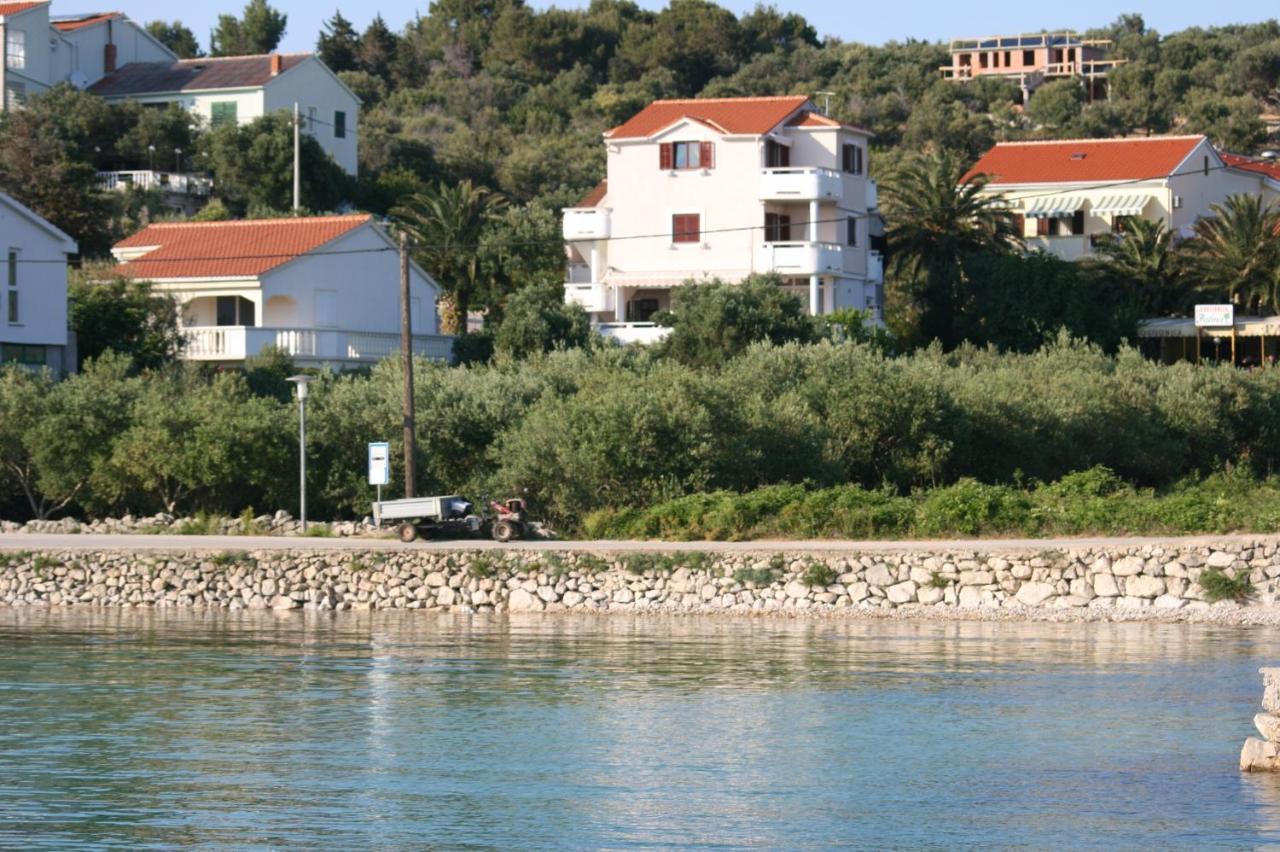 לון Apartments And Rooms By The Sea Jakisnica, Pag - 4160 מראה חיצוני תמונה