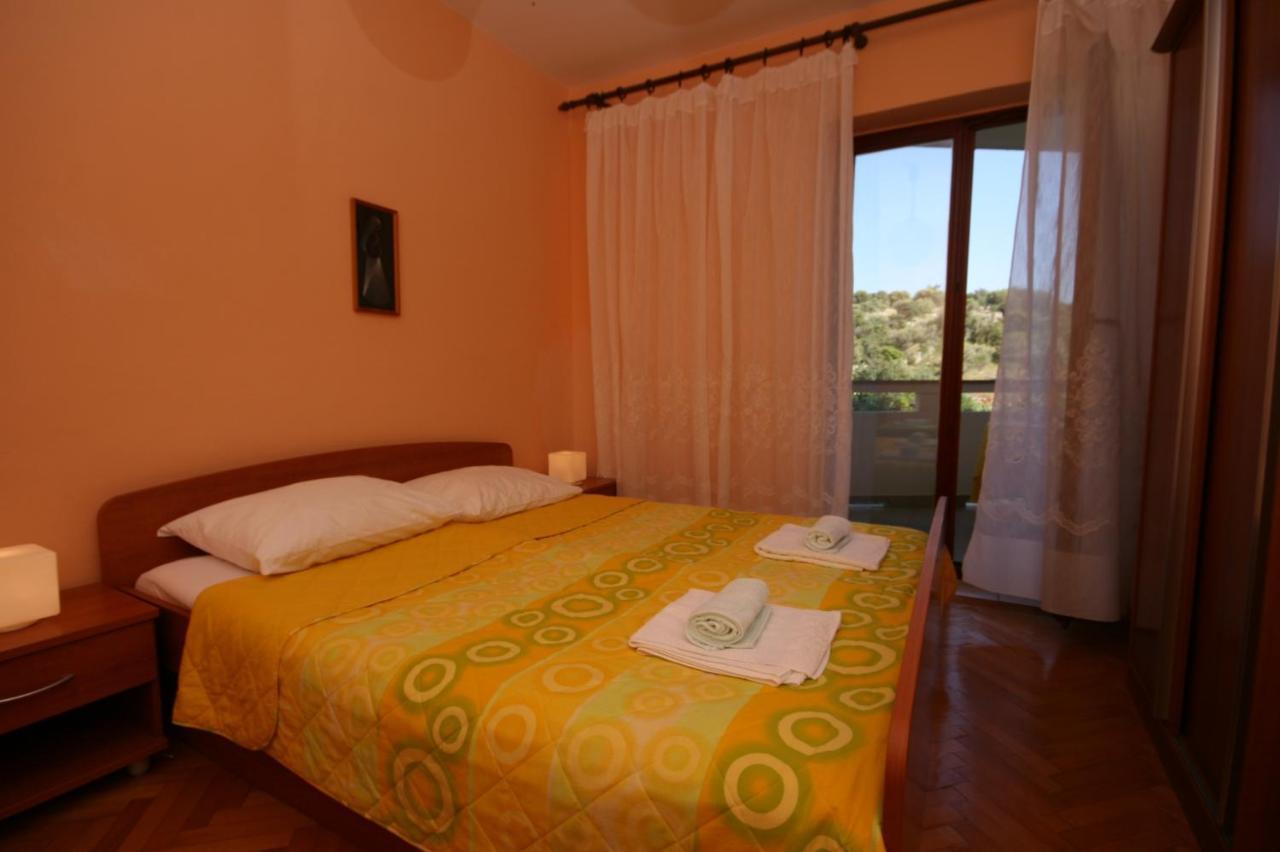 לון Apartments And Rooms By The Sea Jakisnica, Pag - 4160 מראה חיצוני תמונה