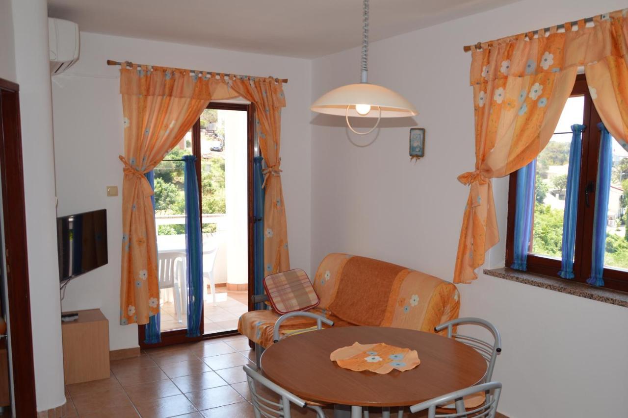 לון Apartments And Rooms By The Sea Jakisnica, Pag - 4160 מראה חיצוני תמונה