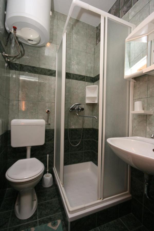 לון Apartments And Rooms By The Sea Jakisnica, Pag - 4160 מראה חיצוני תמונה