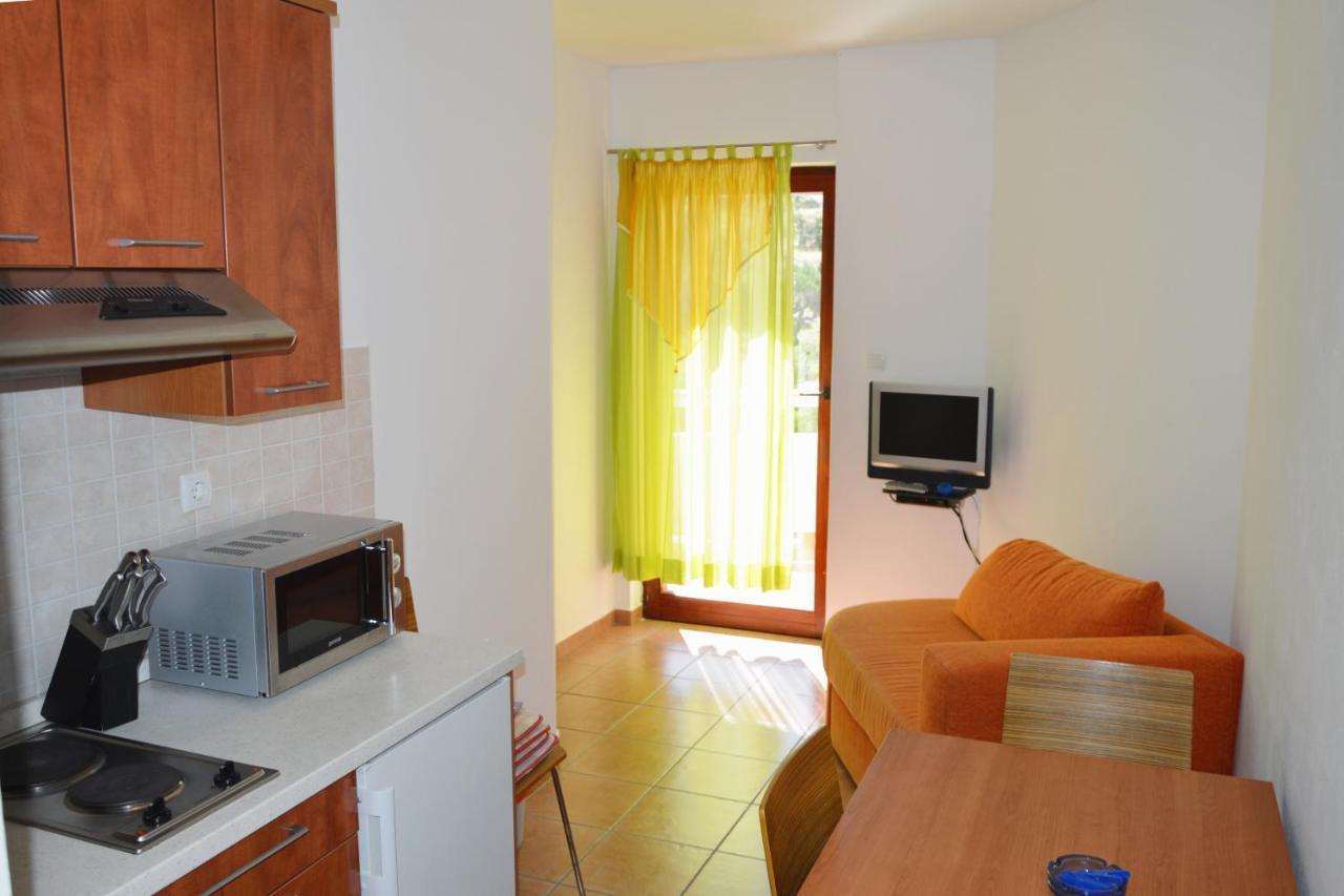 לון Apartments And Rooms By The Sea Jakisnica, Pag - 4160 מראה חיצוני תמונה