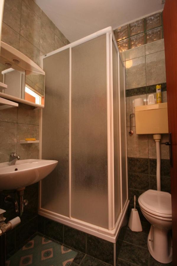 לון Apartments And Rooms By The Sea Jakisnica, Pag - 4160 מראה חיצוני תמונה